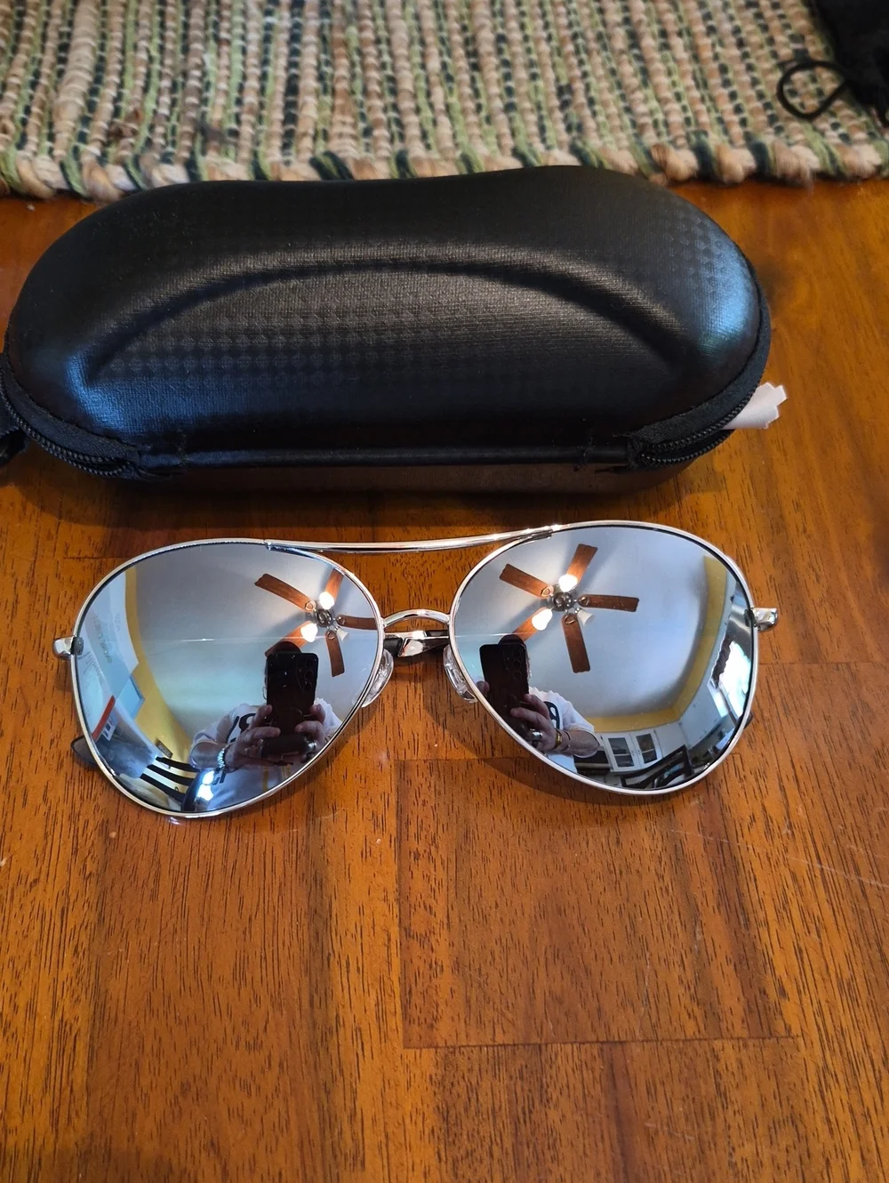 Mens Silver Aviator Sunglasses with Mirrored Lenses